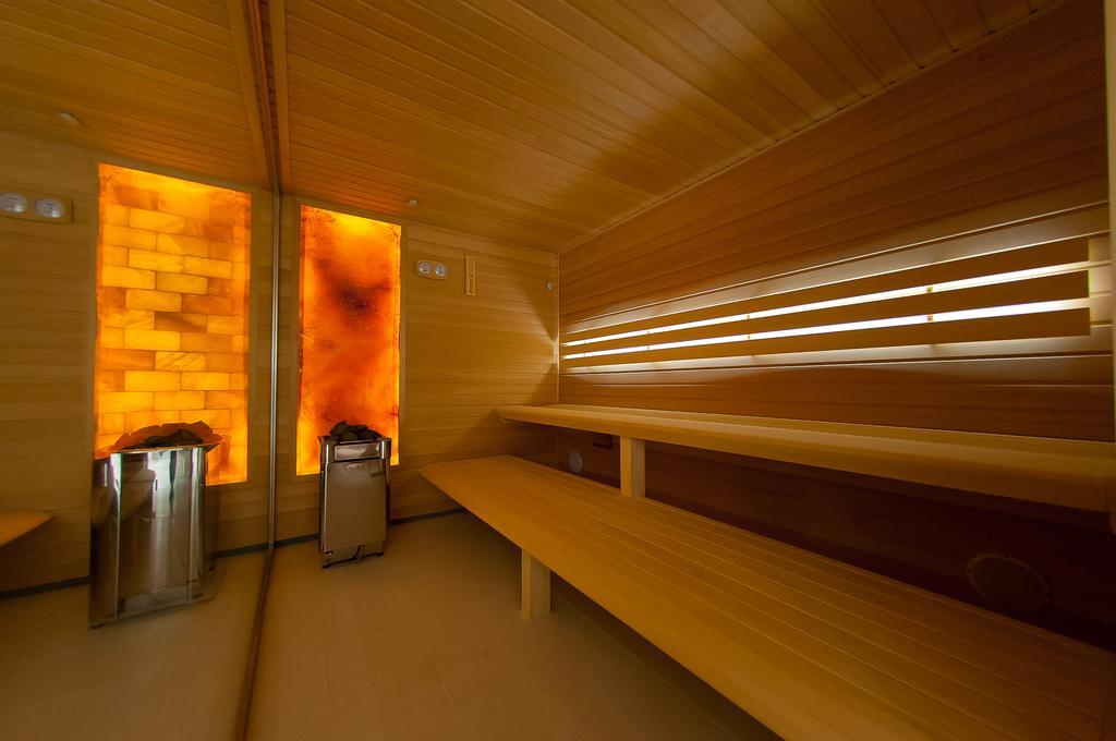 New Wave Hotel